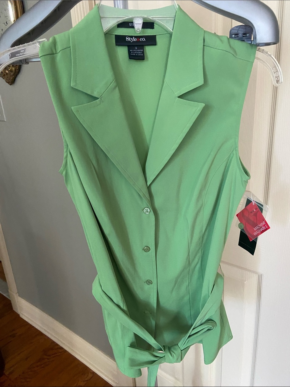Style & Co. Sleeveless Light Green Button-Front Tie-Waist BlouseSize 6